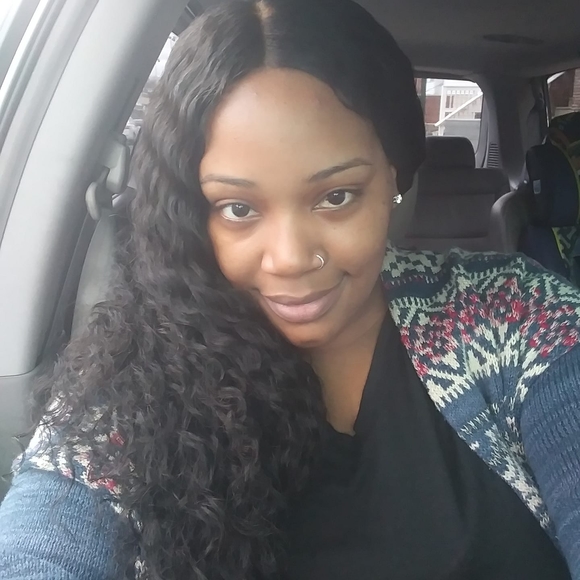 Profile Picture of Candace Bailey (@candacebailey18) on Poshmark