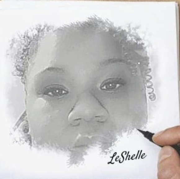 Profile Picture of Dichonda Sandelin (@passnatelyurs) on Poshmark