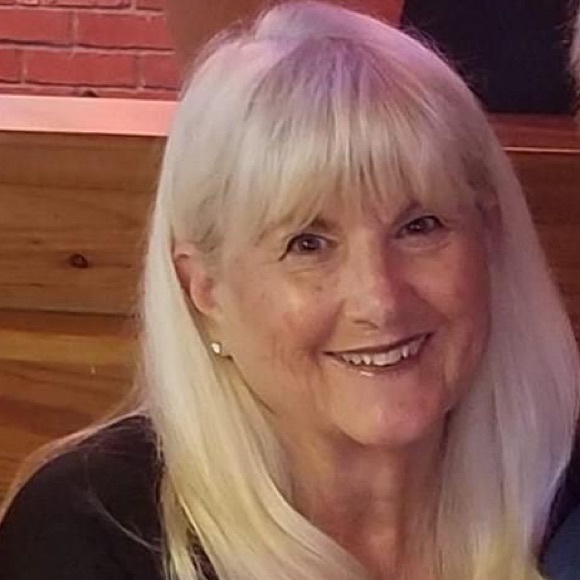 Profile Picture of Missy Klicka (@beverlycottage1) on Poshmark