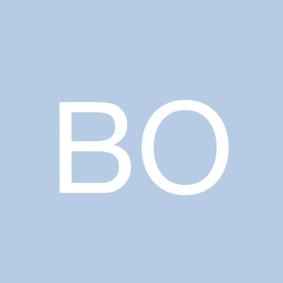 Profile Picture of Brooke Onstead (@bonstead) on Poshmark