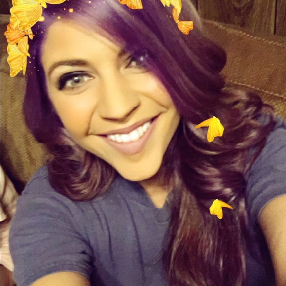 Profile Picture of Chelsey Fondren (@c_fondren) on Poshmark
