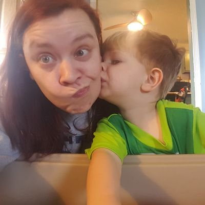 Profile Picture of Amanda Sachs (@mommasachs) on Twitter