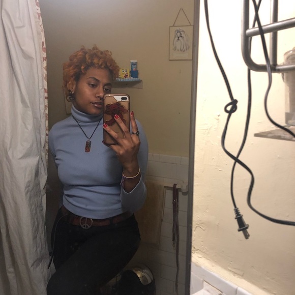 Profile Picture of Dianne Soyer (@diadiadel) on Poshmark