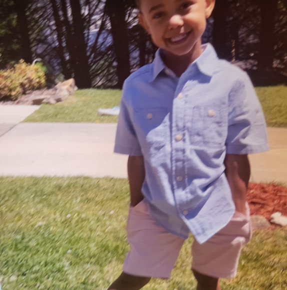 Lynette Parker - Poshmark Profile Picture of Lynette Parker (@lynettep106) on Poshmark