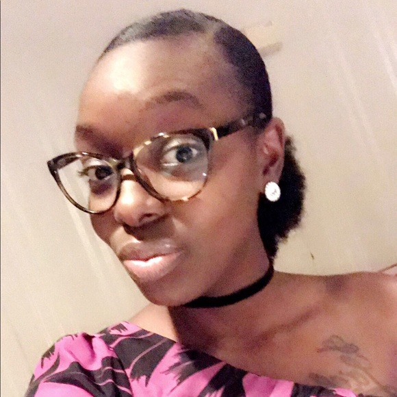 Profile Picture of Sasha Marshall (@simply_sashhh) on Poshmark