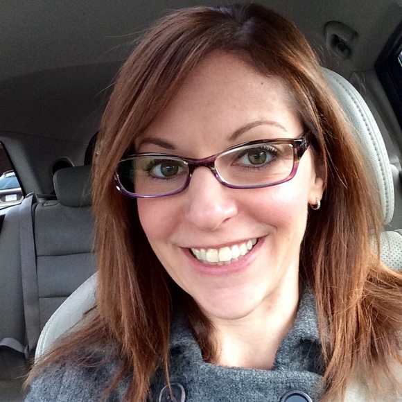 Profile Picture of Kristen Costello (@richmondfashion) on Poshmark