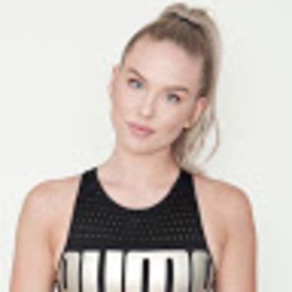 Profile Picture of Hannah Ramsay (@hannramsay) on Poshmark