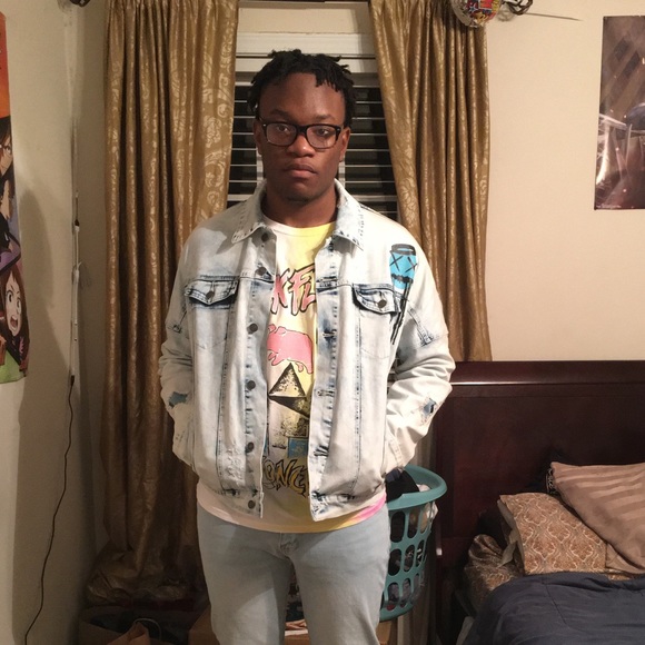 Profile Picture of Andrew Charles (@acharles5597) on Poshmark