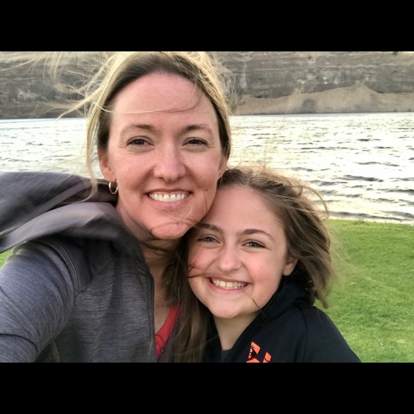 Profile Picture of Kristi Stusser (@kstusser) on Poshmark