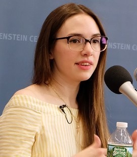 Profile Picture of Elizabeth Bruenigon Wikipedia