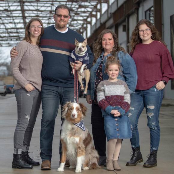 Profile Picture of Torie Champeny (@tlchampeny) on Poshmark