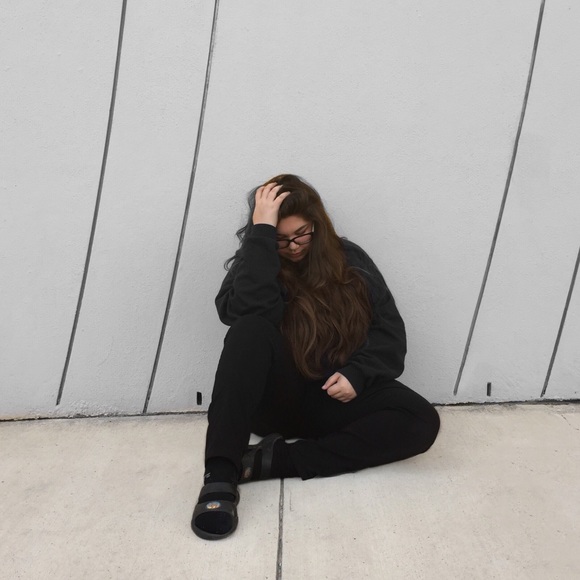 Profile Picture of Irisbella Woods (@irisbellawoods) on Poshmark