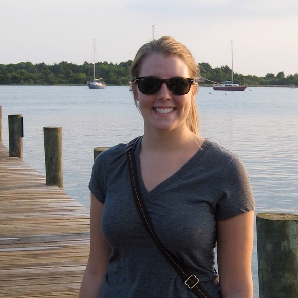 Profile Picture of Chelsea Proeschel (@chels_nicolette) on Poshmark