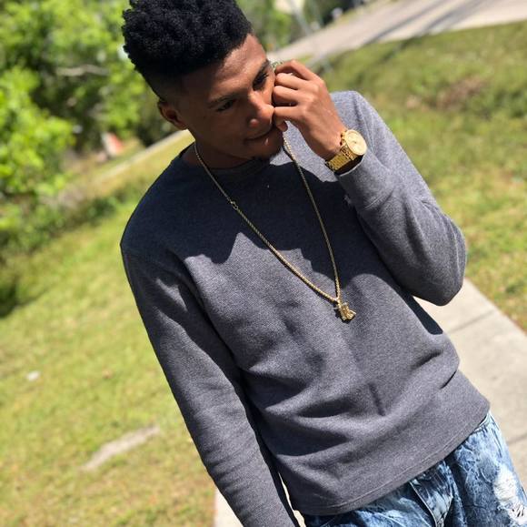 Profile Picture of Oliver Freeman (@oliver_freeman) on Poshmark