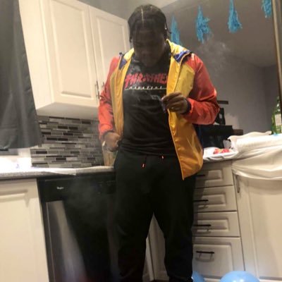 Profile Picture of  🐼panda Man 🐼 (@ling_biggz99) on Twitter