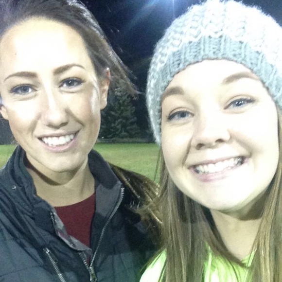 Hannah Dickenson - Poshmark Profile Picture of Hannah Dickenson (@dhannahn) on Poshmark