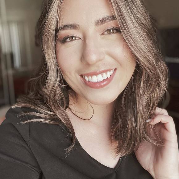 Profile Picture of Jessica Alire (@jessicarae318) on Poshmark