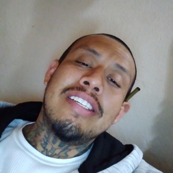 Profile Picture of David Dee (@bubba12deleon) on Poshmark