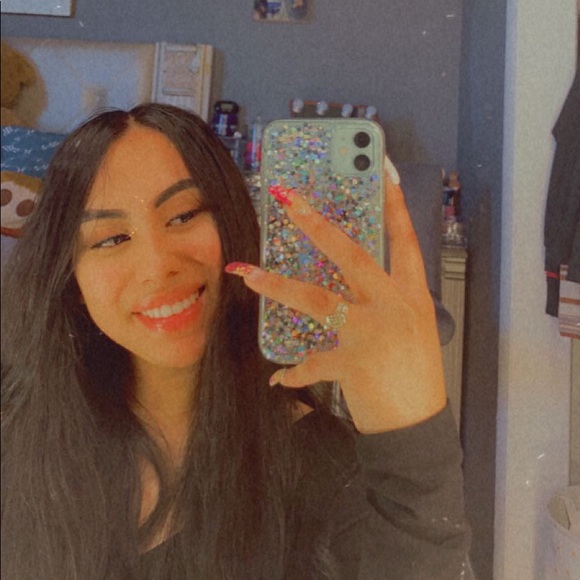 Profile Picture of Chantii Villa (@chantii19) on Poshmark