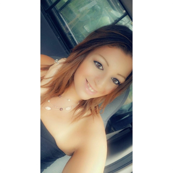 Kimmie Badman - Poshmark Profile Picture of Kimmie Badman (@kimmierenee229) on Poshmark