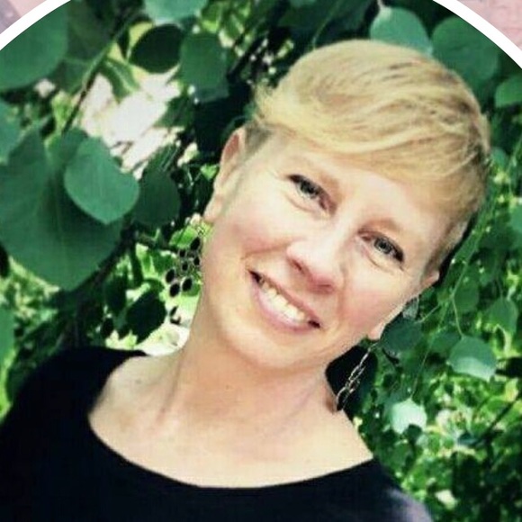 Profile Picture of Christine Maloney (@cmaloney316) on Poshmark