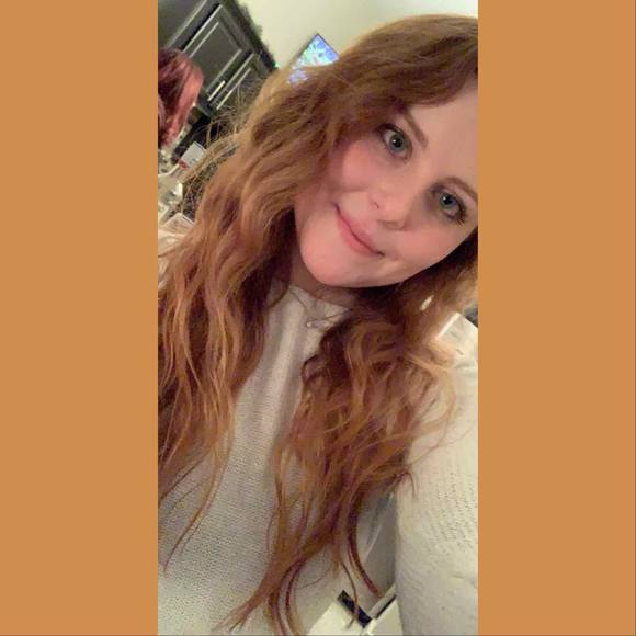 Profile Picture of Hannah Shay (@hbshayshay) on Poshmark