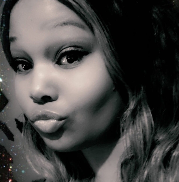 Profile Picture of Maya Bledsoe (@mbledsoe6) on Poshmark