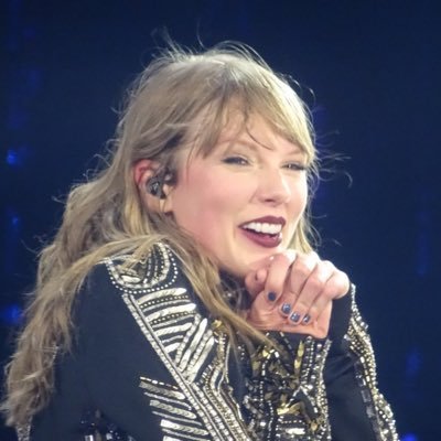 Profile Picture of Seraphine (@AutumnAir_Swift) on Twitter