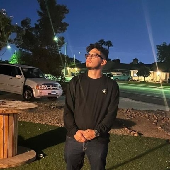 Profile Picture of David Ardon (@davidaardon) on Poshmark