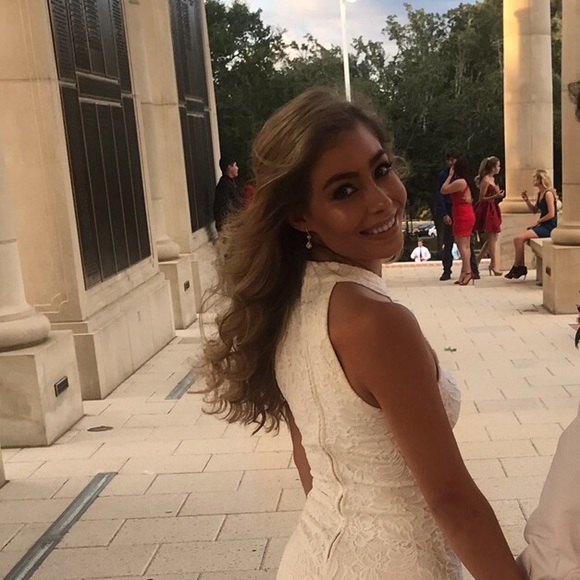 Profile Picture of Lauren Freckman (@laurennfreckman) on Poshmark