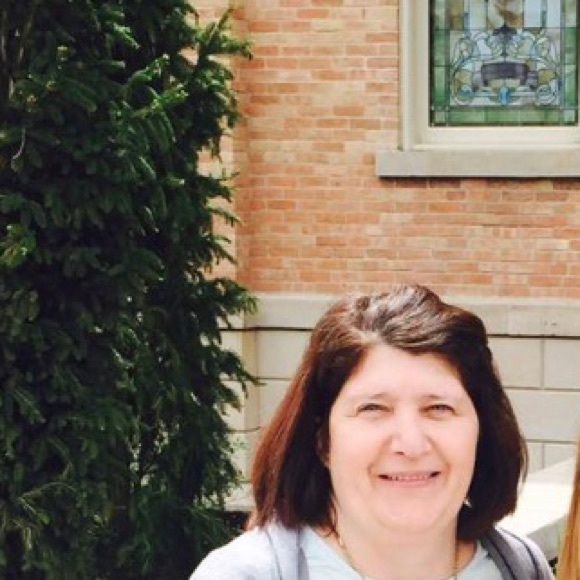 Profile Picture of Nicole Gustad (@njgustad) on Poshmark