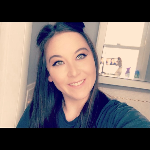 Profile Picture of Megan Gregory (@megory2020) on Poshmark