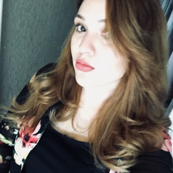 Profile Picture of Diaz Isabel (@isabeldiaz10) on Poshmark