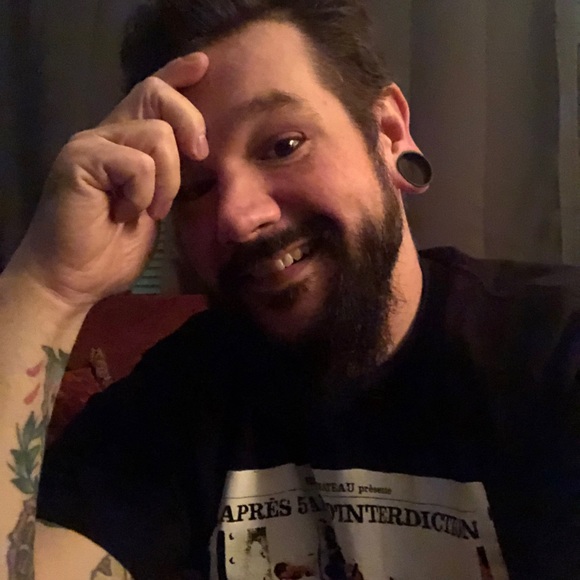 Profile Picture of David Shields (@davidshields591) on Poshmark