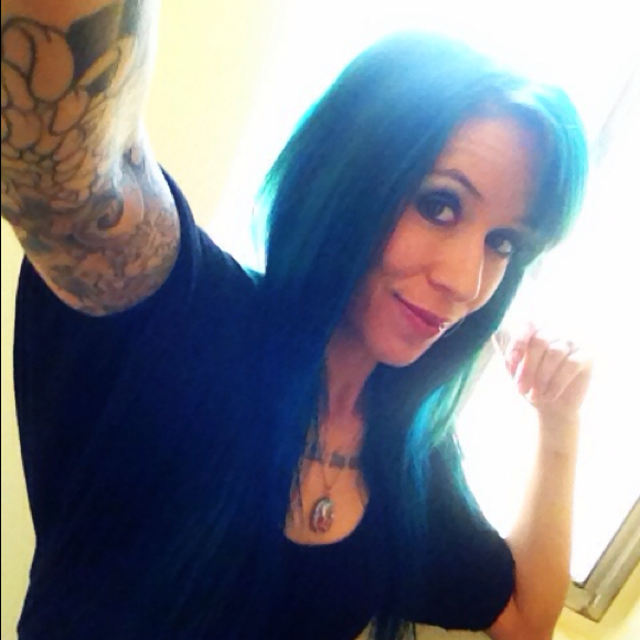 Venessa Llamado - Poshmark Profile Picture of Venessa Llamado (@mrsllamado) on Poshmark