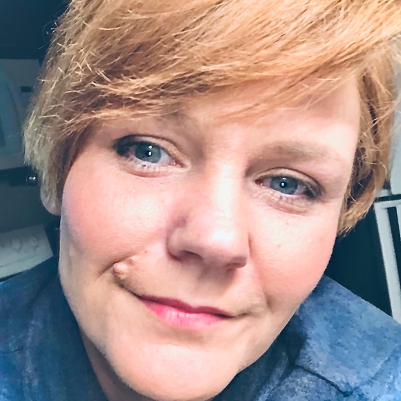 Profile Picture of Lisa Kearney (@lisakearney0420) on Poshmark