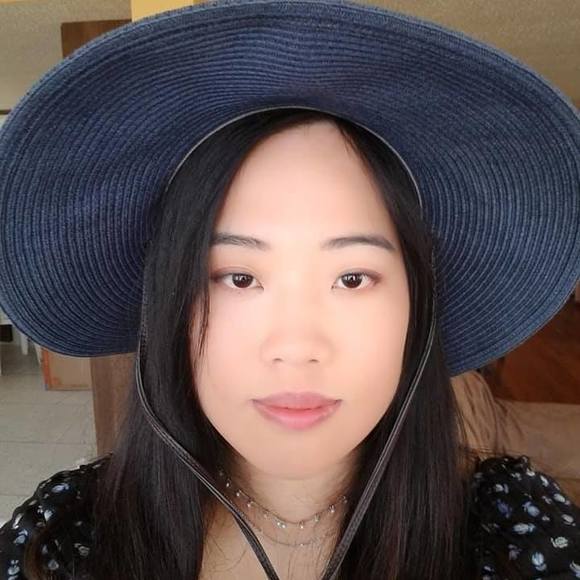 Profile Picture of Wei Zhang (@weizxni) on Poshmark