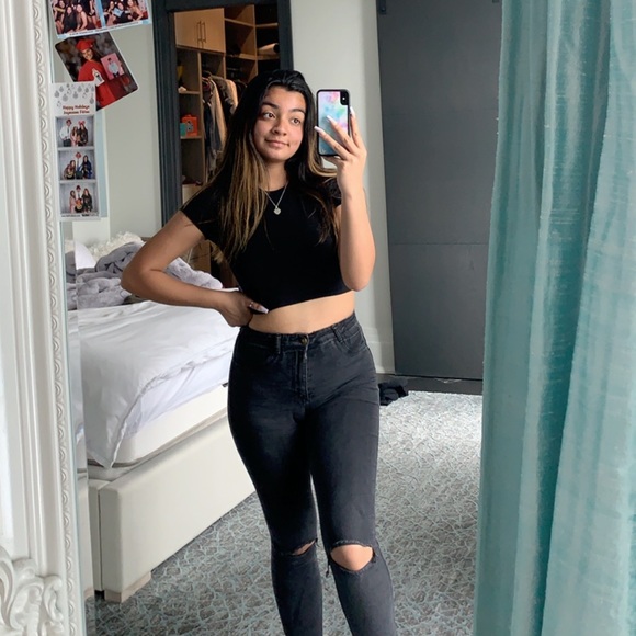 Profile Picture of Jasmeen Sohal (@jasmeensohal) on Poshmark