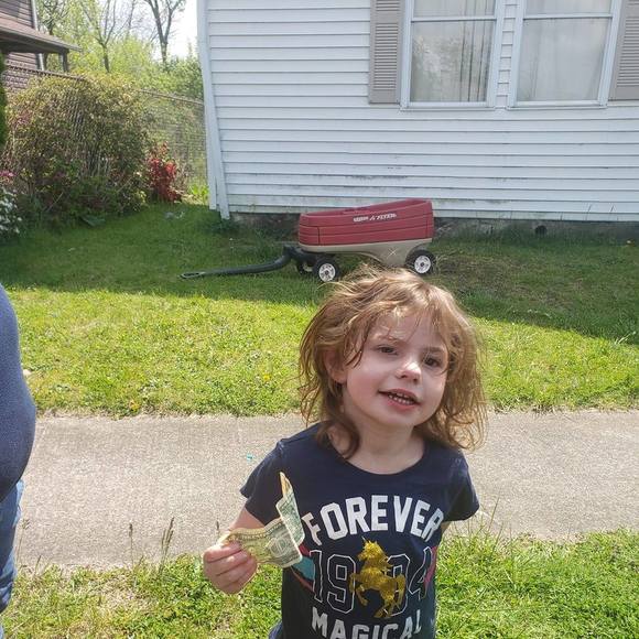 Profile Picture of Andrea Stoss (@stossandrea159) on Poshmark