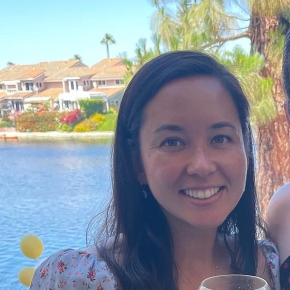 Profile Picture of Kristen Saruwatari (@k_saruwatari) on Poshmark