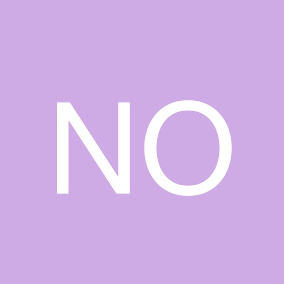 Profile Picture of Nila Osline (@nilaosline) on Poshmark