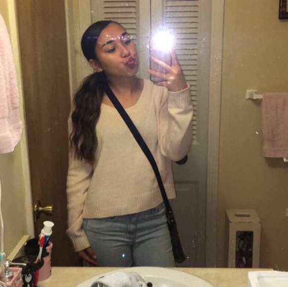 Profile Picture of Ashley Hammontree (@pozzs_lover30) on Poshmark