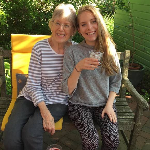 Profile Picture of Caterina Leaness (@catleaness) on Poshmark