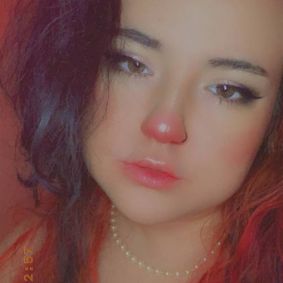 Profile Picture of Sarah Prunty (@bumrubs) on Poshmark