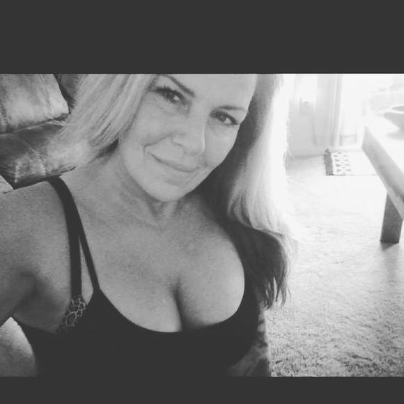 Profile Picture of Nancy Muzzio (@nancymuzzio) on Poshmark