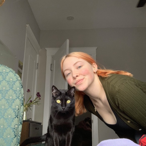 Profile Picture of Gabrielle Proctor (@gabocadoo) on Poshmark