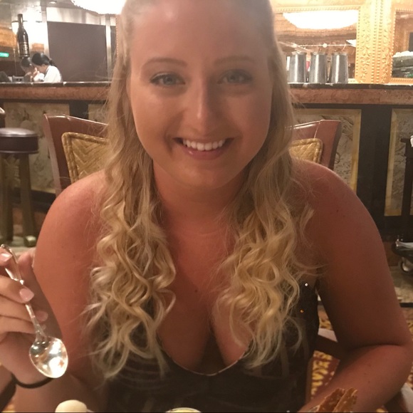 Profile Picture of Chelsea Haddock (@crhaddoc) on Poshmark