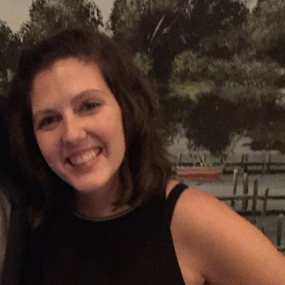 Profile Picture of Amanda Mckowen (@amck428) on Poshmark