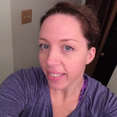 Profile Picture of Robin Em (@RobinEmBee) on Twitter