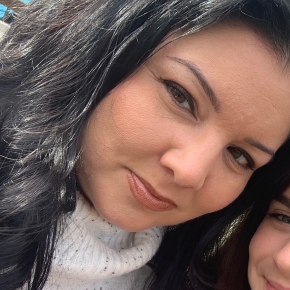 Profile Picture of Lori Priest (@loripriest) on Poshmark